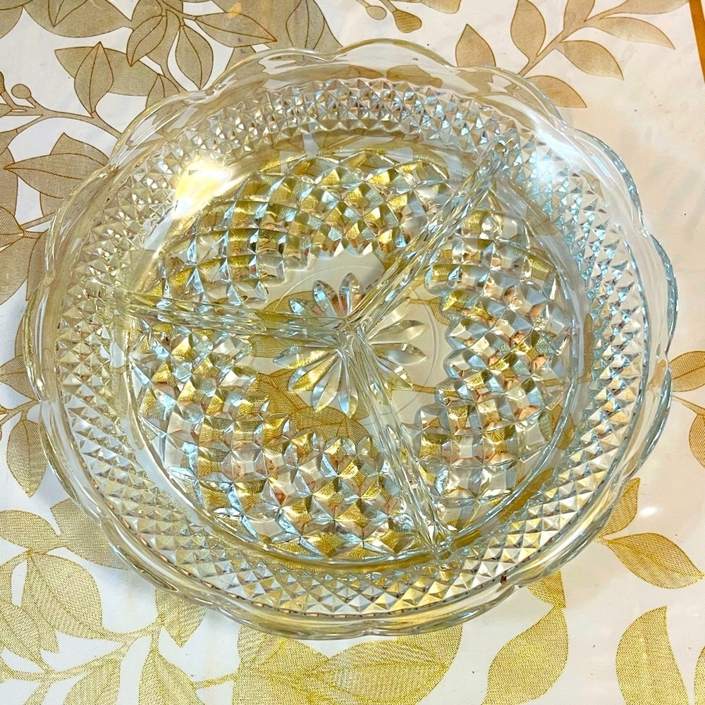 VINTAGE ANCHOR HOCKING?WEXFORD CLEAR GLASS 3 SECTION DIVIDED SERVING RELISH DISH